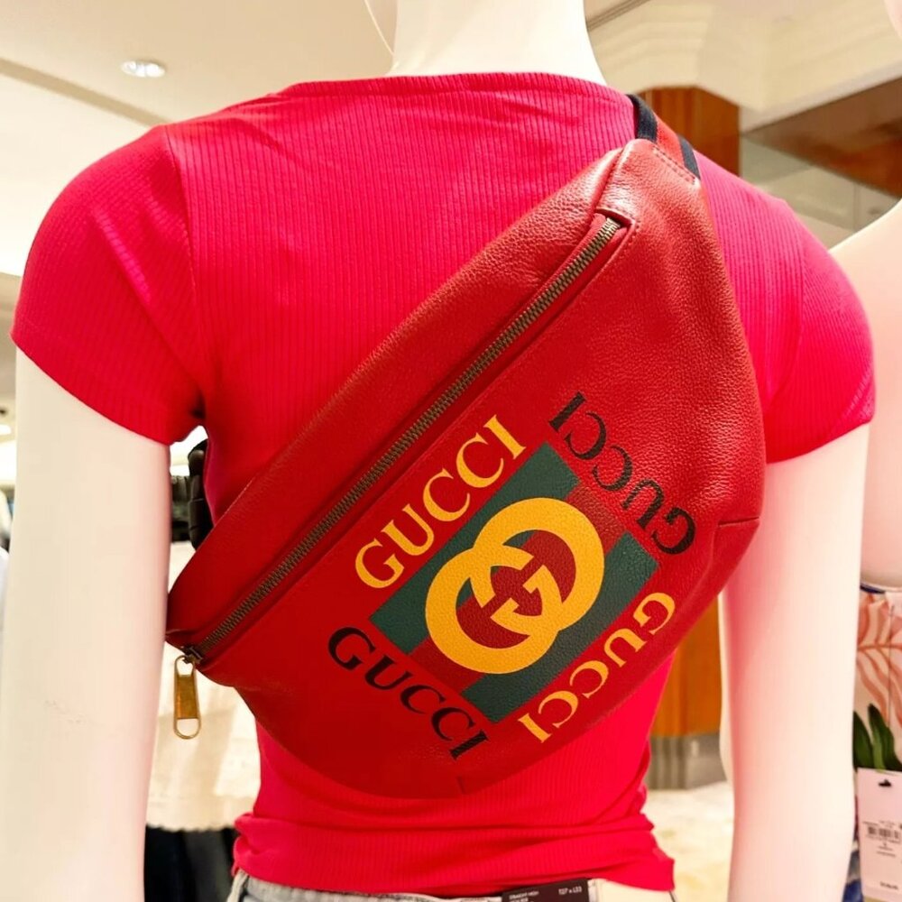 Gucci*Retired*Unisex*Red Pebbled Leather*Large*Shoulder/Waist Bum Bag/Dust Bag
